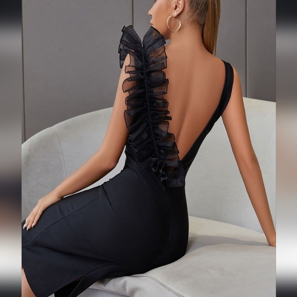 Navy Fitted Cocktail Dress with Stunning over Shoulder Applique, Size US 6 to 8 - Picture 2 of 7